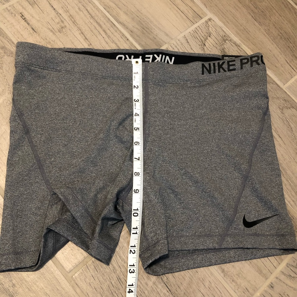 Nike Women’s Pro Shorts - Picture 8 of 8